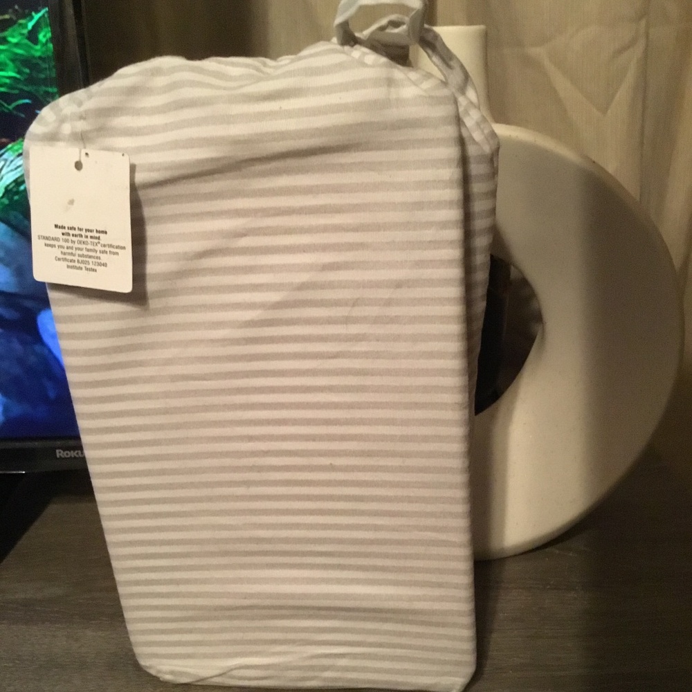 Two pack of cribs sheets